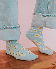 Load image into Gallery viewer, Daisy Women&#39;s Mismatched Socks
